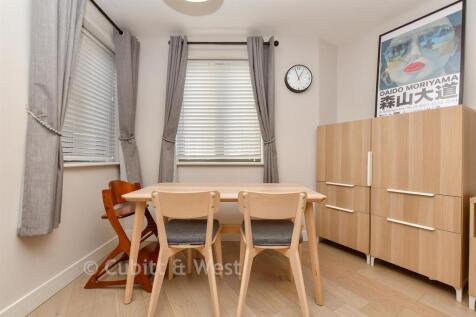 Lounge / Kitchen