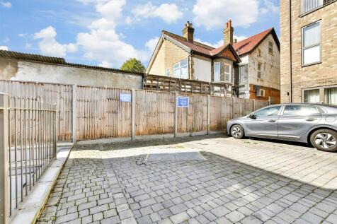 Driveway/Parking