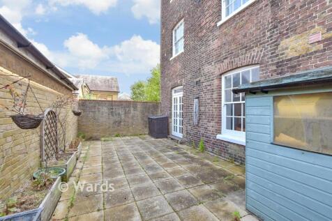 Rear Courtyard Garden