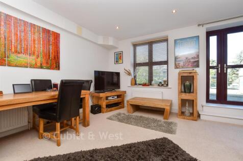 Kitchen / Lounge
