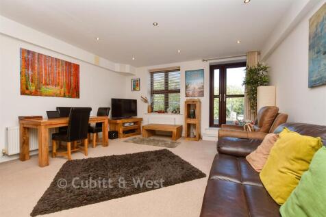 Kitchen / Lounge