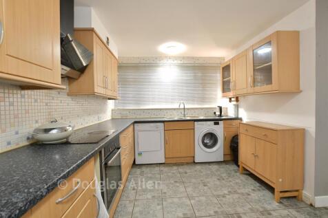 Kitchen/Dining Area