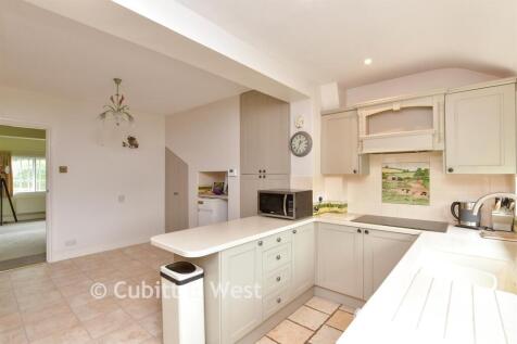 Kitchen/ Breakfast Room