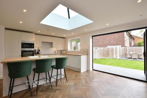 Kitchen/ Dining Room