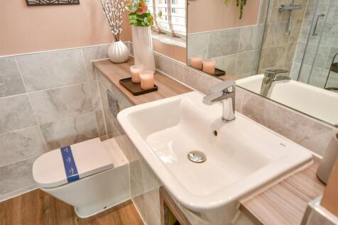 Internal Feature En-Suite