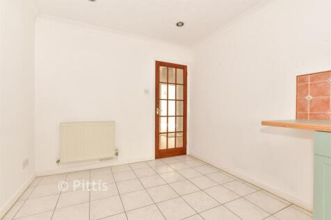 Kitchen/ Dining Room