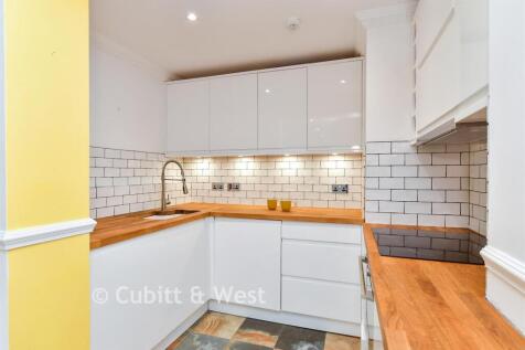 Kitchen/ Living Room