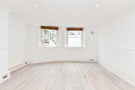 Kitchen/ Living Room