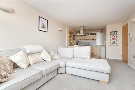 Kitchen / Living Room