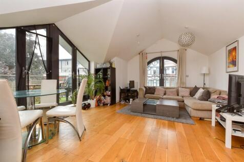 Lounge / Kitchen / Diner