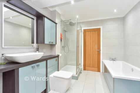 Full En-Suite Bathroom