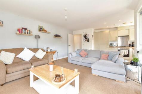 Lounge/ Diner/ Kitchen