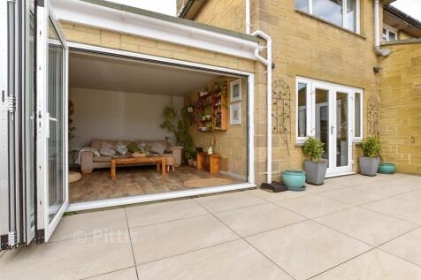 External Lifestyle Photograph