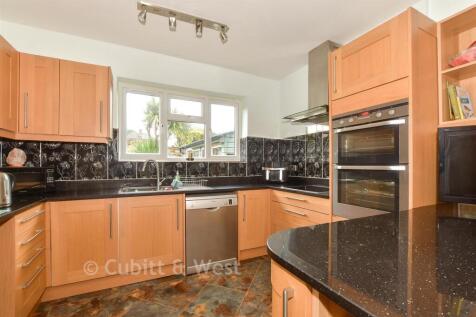 Kitchen/ Dining Room