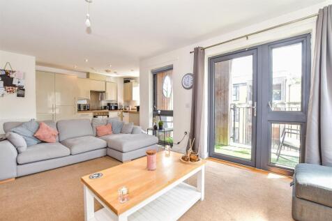 Lounge/ Diner/ Kitchen