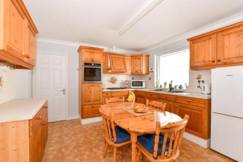 Kitchen/ Dining Room