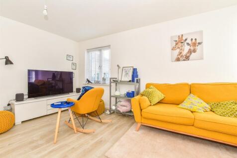 Lounge/Dining Area