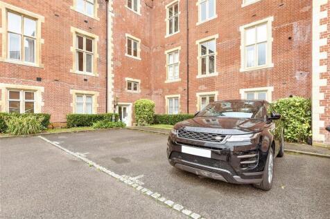Driveway/Parking