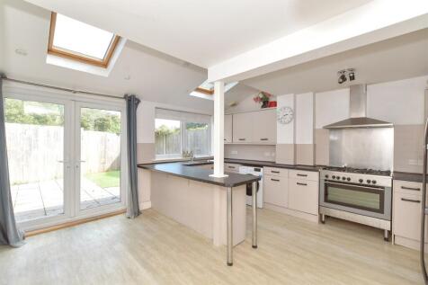 Kitchen/Dining Area