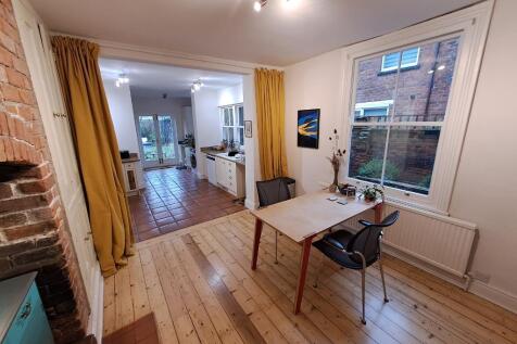 Kitchen/Dining