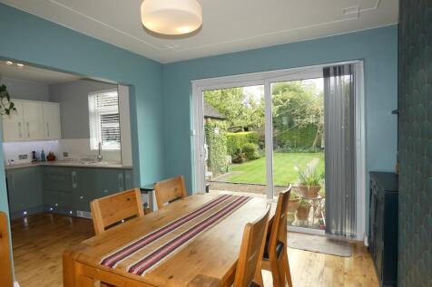 Kitchen/ Dining Area