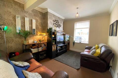 Lounge/Dining Area