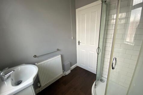 FF Shower Room