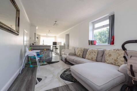 Lounge/ Kitchen