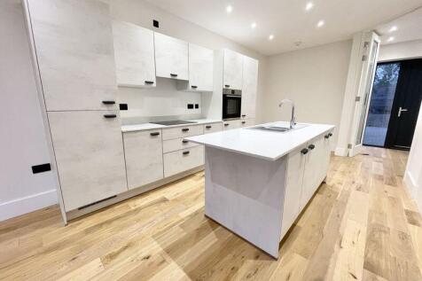 Kitchen alt view