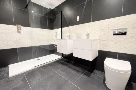 Master Bedroom en-suite