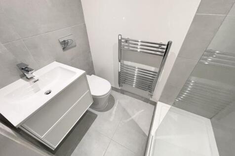 Bedroom 2 en suite