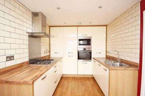 Kitchen-diner view 3