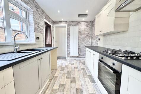 Kitchen alt view