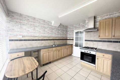 Kitchen alt view