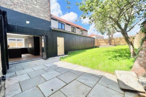 Patio to rear garden