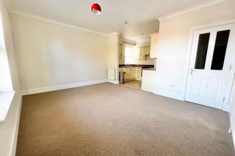 Open plan kitchen / lounge