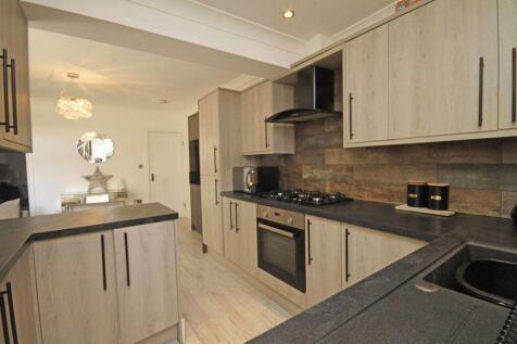Kitchen alt view