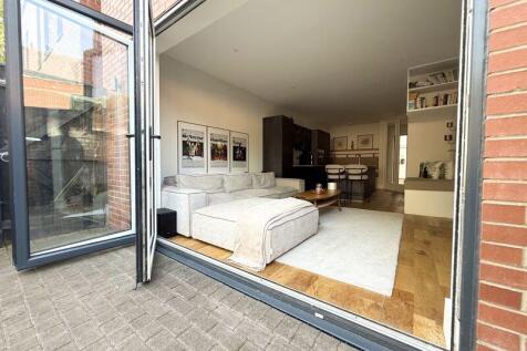 Bi-folds garden aspect