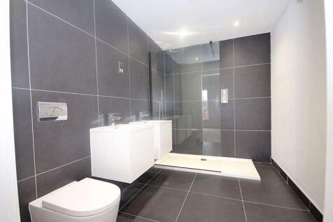 Master bedroom en-suite