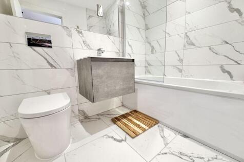 Bedroom One en-suite