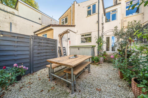 1358008-3-68df856...