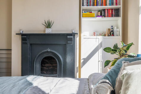 1359833-12-68dbe5...