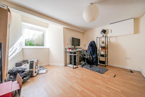 1359833-1-68dbe38...