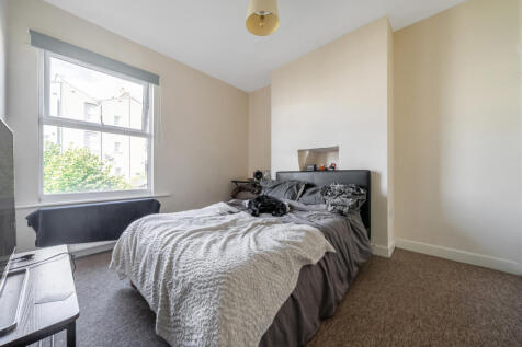 1359833-13-68dbe5...