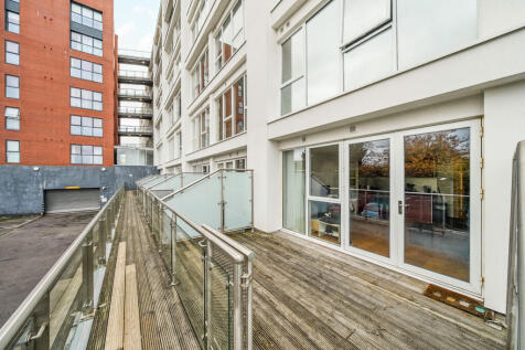 1376443-6-690cae8...