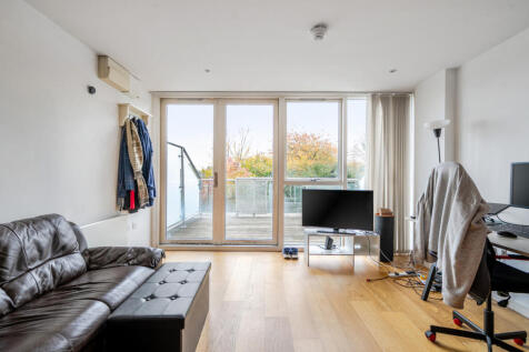 1376443-11-690cae...