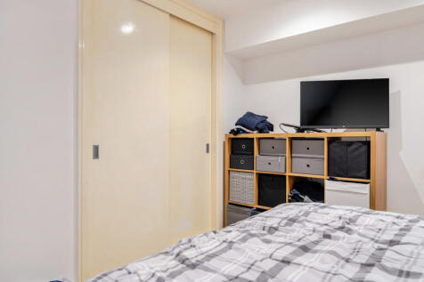 1376443-14-690cae...