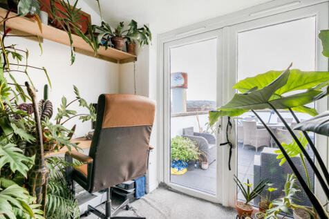 1385507-7-69280d3...