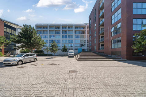 1320870-1-686cf4b...