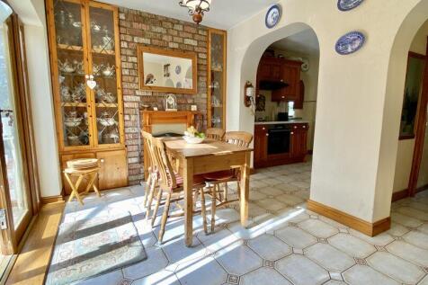 Breakfast Room